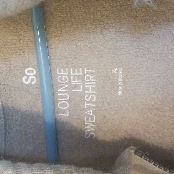 Sweatshirt - Picture 2 of 3